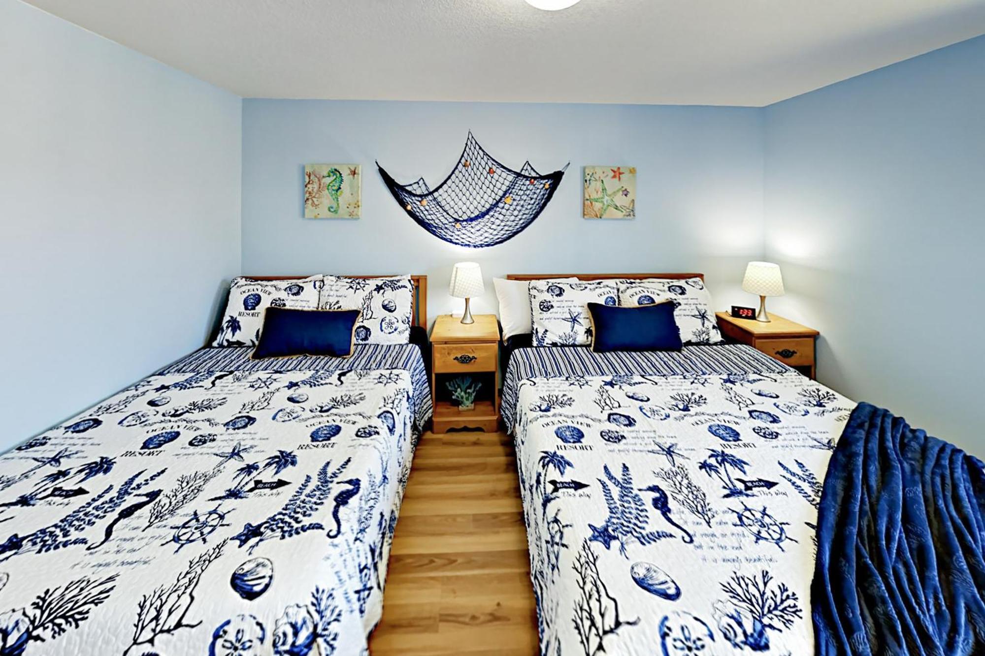Azure Waves Villa Seaside Exterior photo